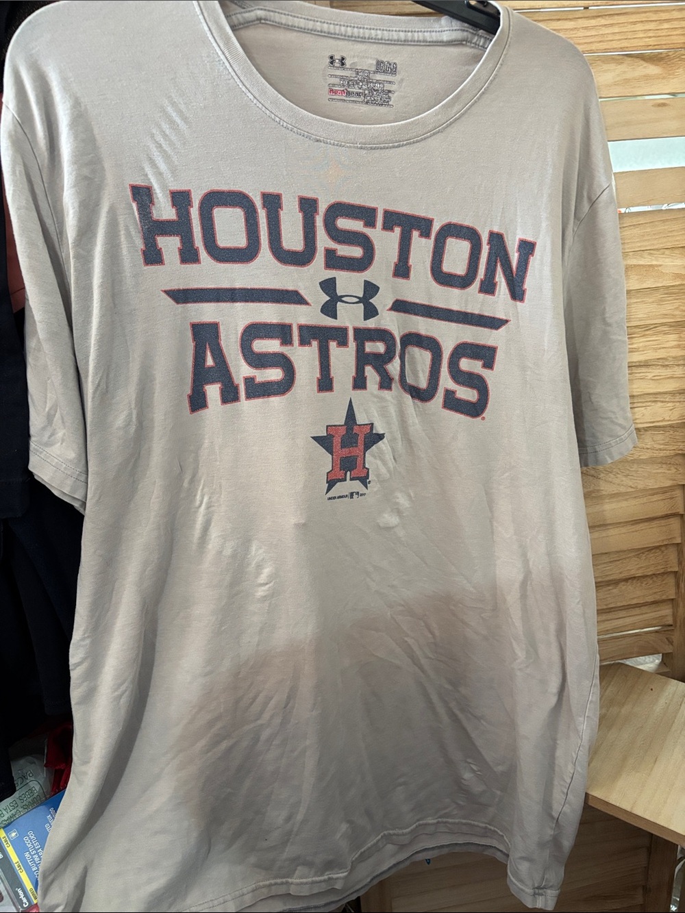 Under Armour Beige Houston Astros Graphic Short Sleeve Tee Large